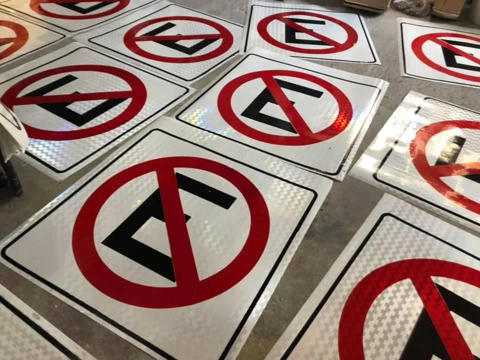 Señales preventivas tipo SP instaladas en carretera federal