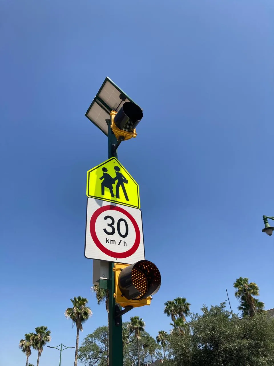 Señalética colonial en Avenida Alfonso Salinas Garza, Santa Catarina